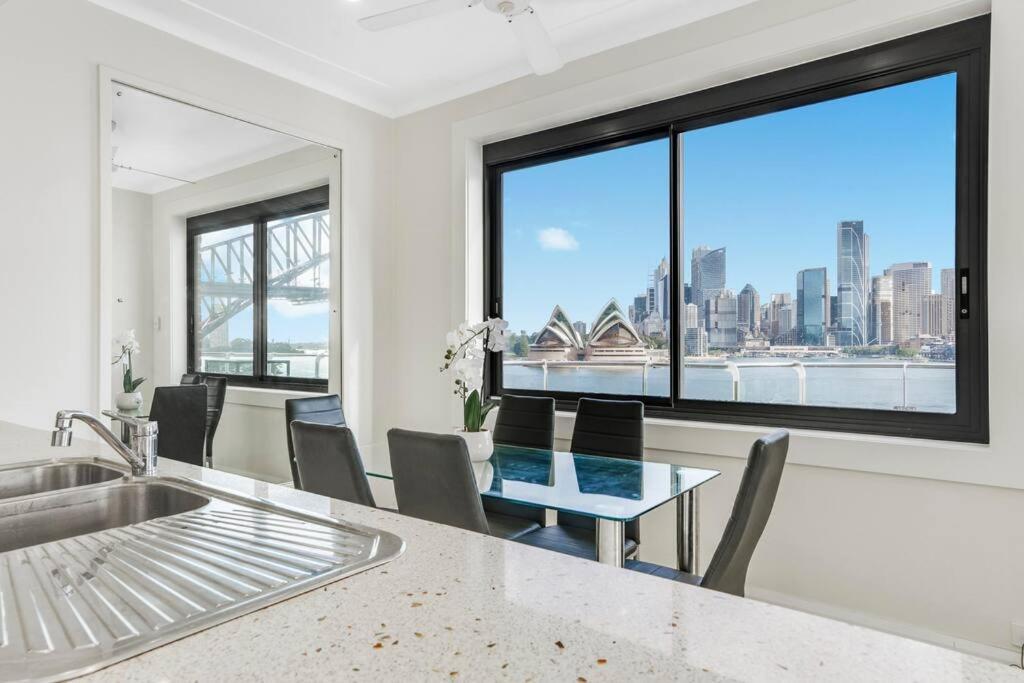 Iconic Harbour Views Apartment Sydney Exterior photo